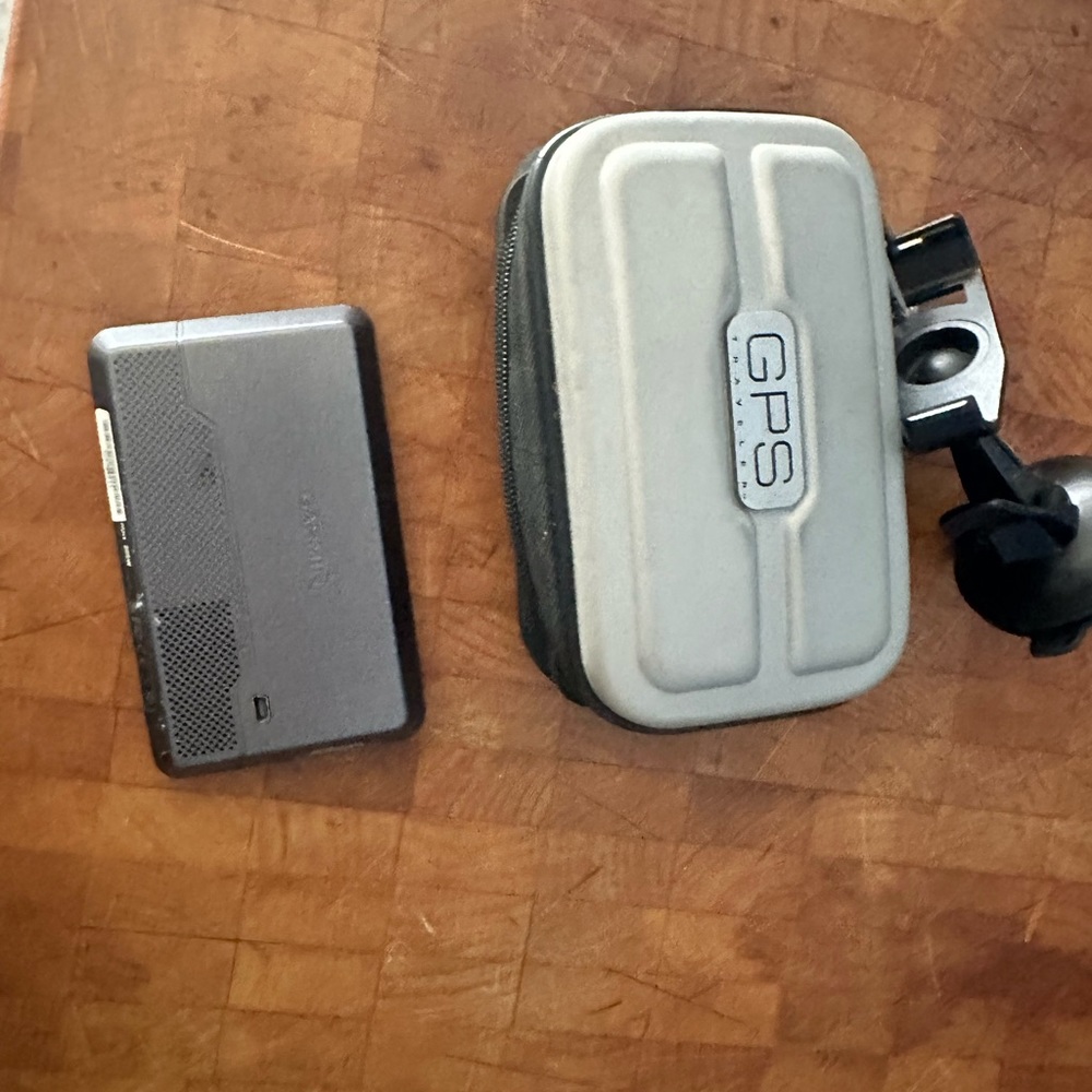 Garmin gps - Picture 2 of 5